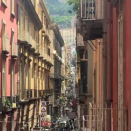 ベッド・アンド・ブレックファスト Il Balconcino A Santa Chiara ナポリ